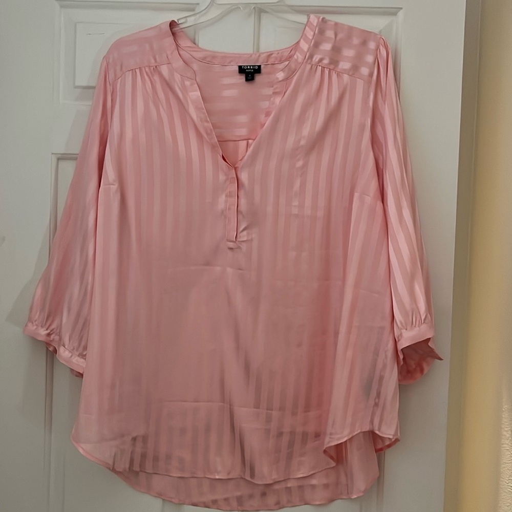 Torrid Harper 3/4 Sleeve Pink Stripe Satin Blouse Size 4 (26/28)
